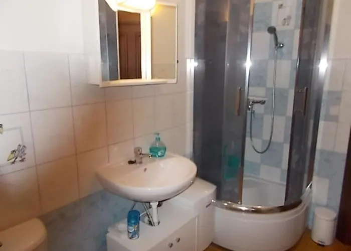 U Dvou Lipek Pod Broumovskymi Stenami Homestay *